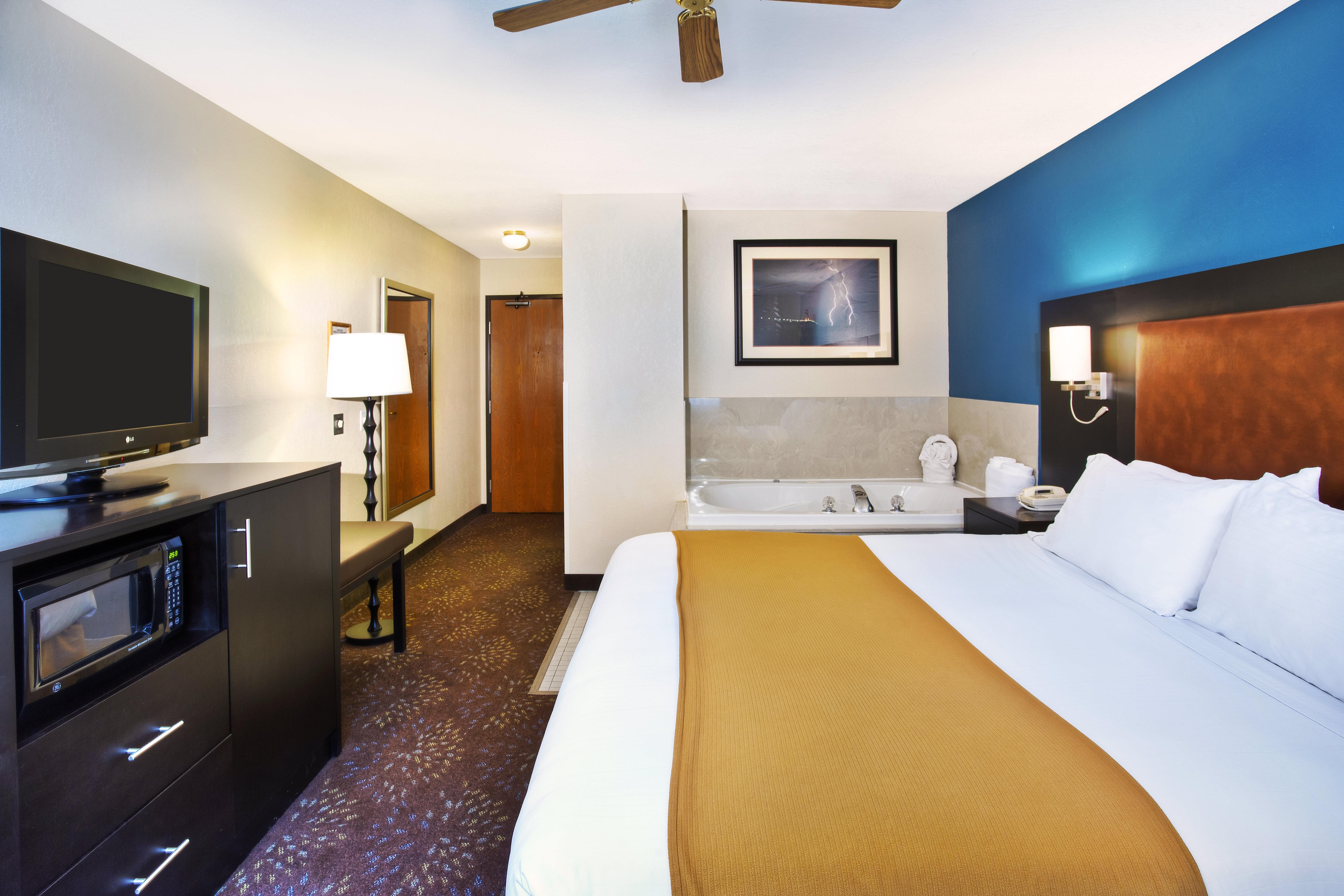 Holiday Inn Express Mackinaw City By Ihg Exterior foto