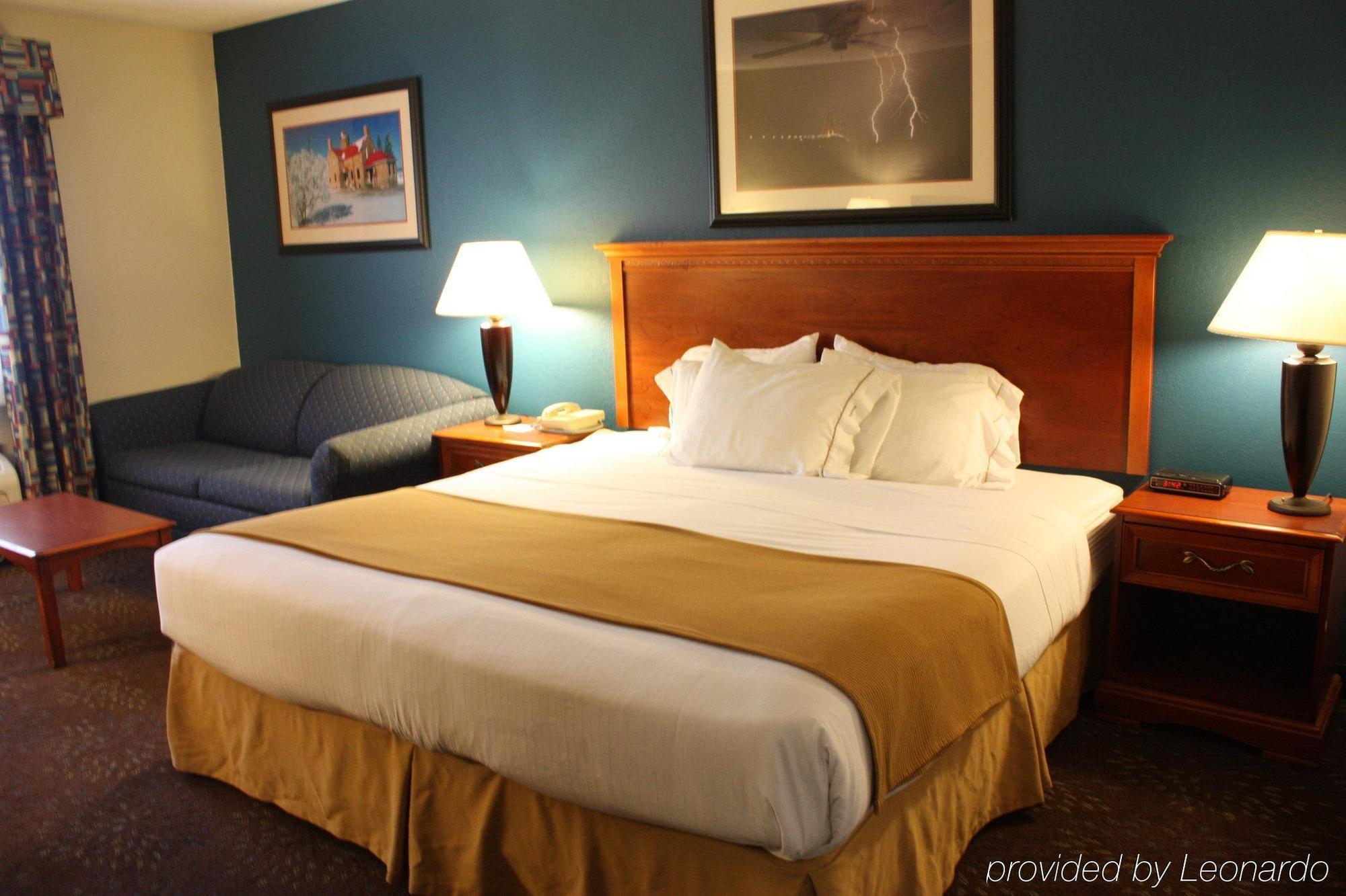 Holiday Inn Express Mackinaw City By Ihg Exterior foto