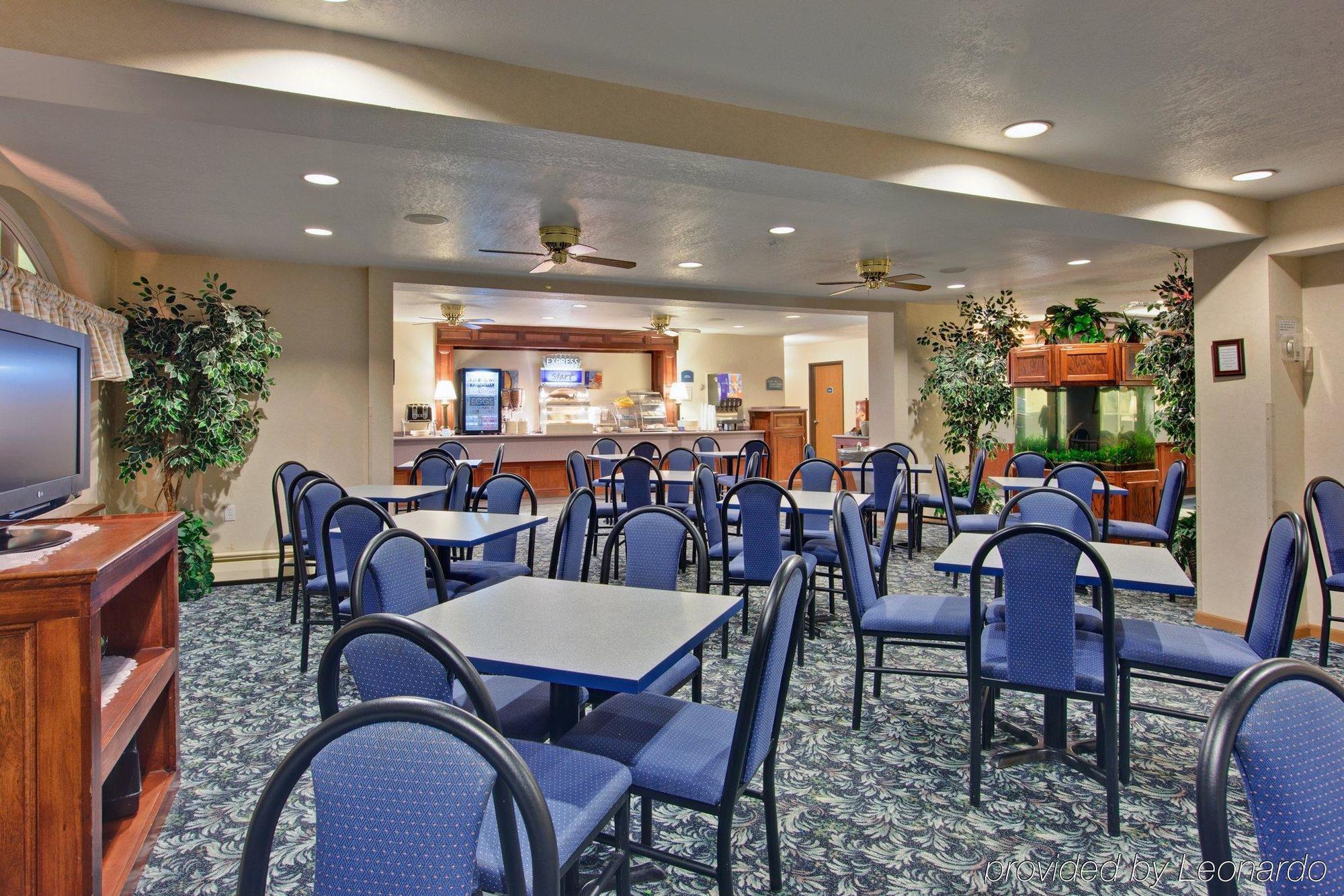 Holiday Inn Express Mackinaw City By Ihg Exterior foto