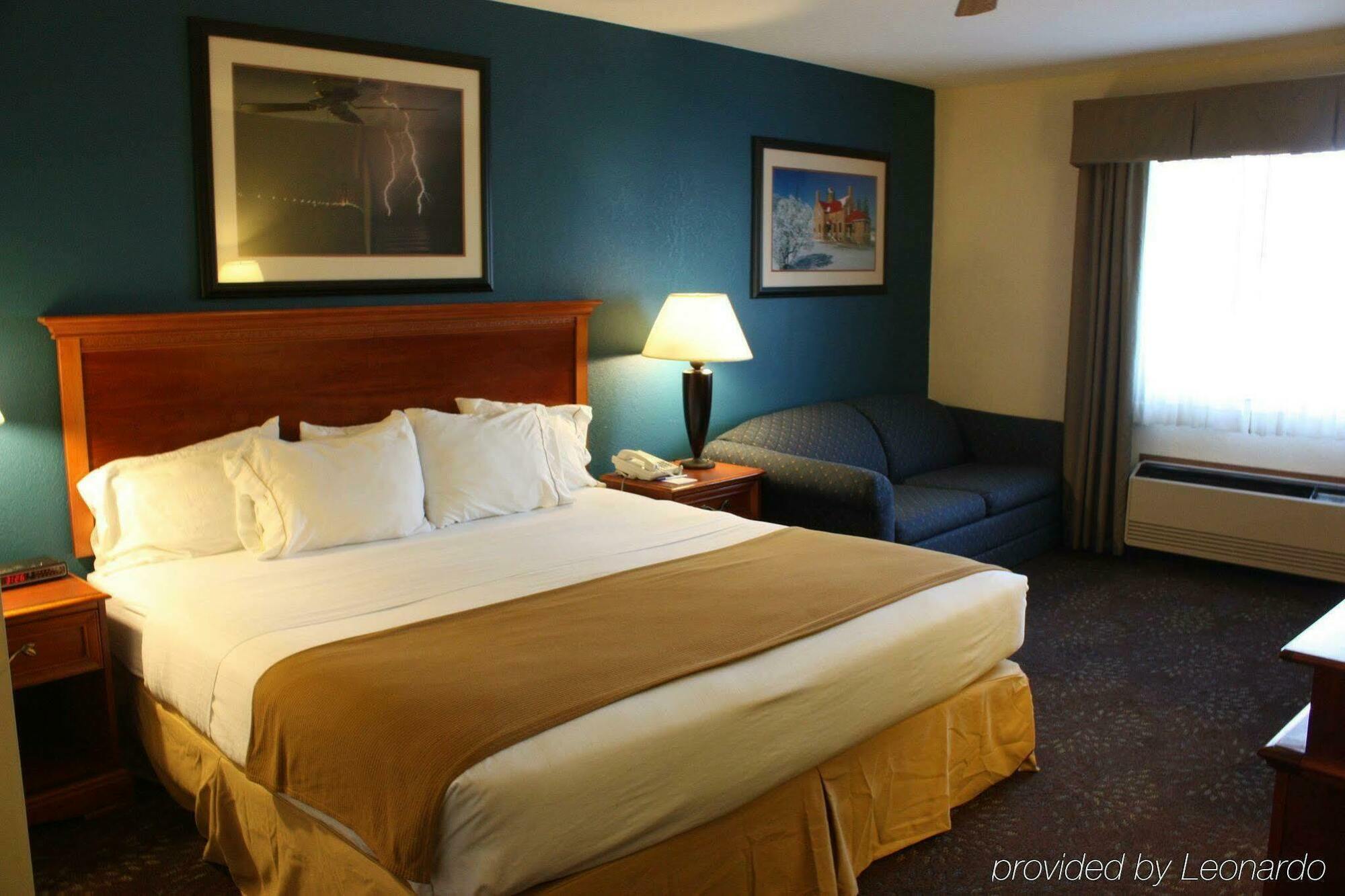 Holiday Inn Express Mackinaw City By Ihg Exterior foto
